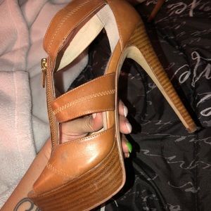 Micheal Kors heels